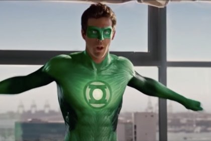 Ryan Reynolds Green Lantern Trailer Still