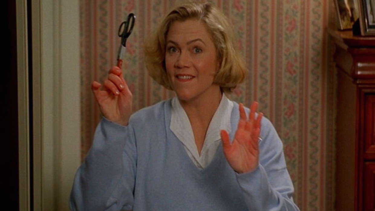 Xix Girl - 65 thoughts we had while watching Serial Mom | SYFY WIRE