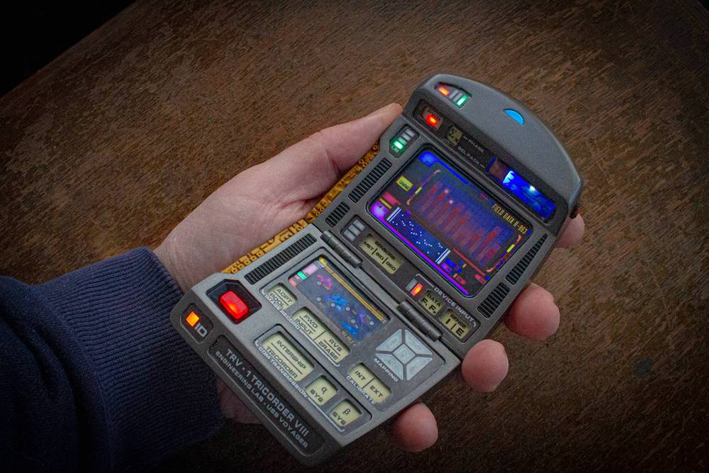 Star Trek fan constructs tricorder from Voyager TV series | SYFY WIRE