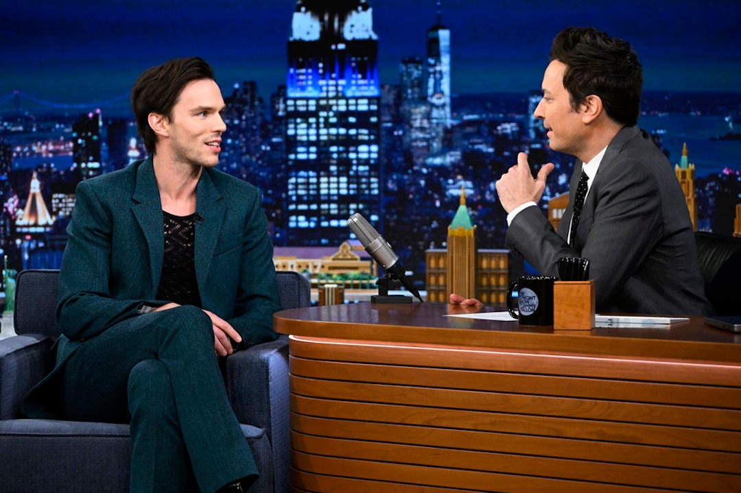 (l-r) Actor Nicholas Hoult with host Jimmy Fallon on THE TONIGHT SHOW STARRING JIMMY FALLON