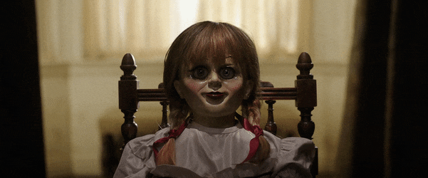 USA. Annabelle in the ©Warner Bros new movie: Annabelle Comes Home (2019).  Plot: Paranormal investigators Ed and Lorraine Warren keep a possessed doll  locked up in an artifacts room in their house.