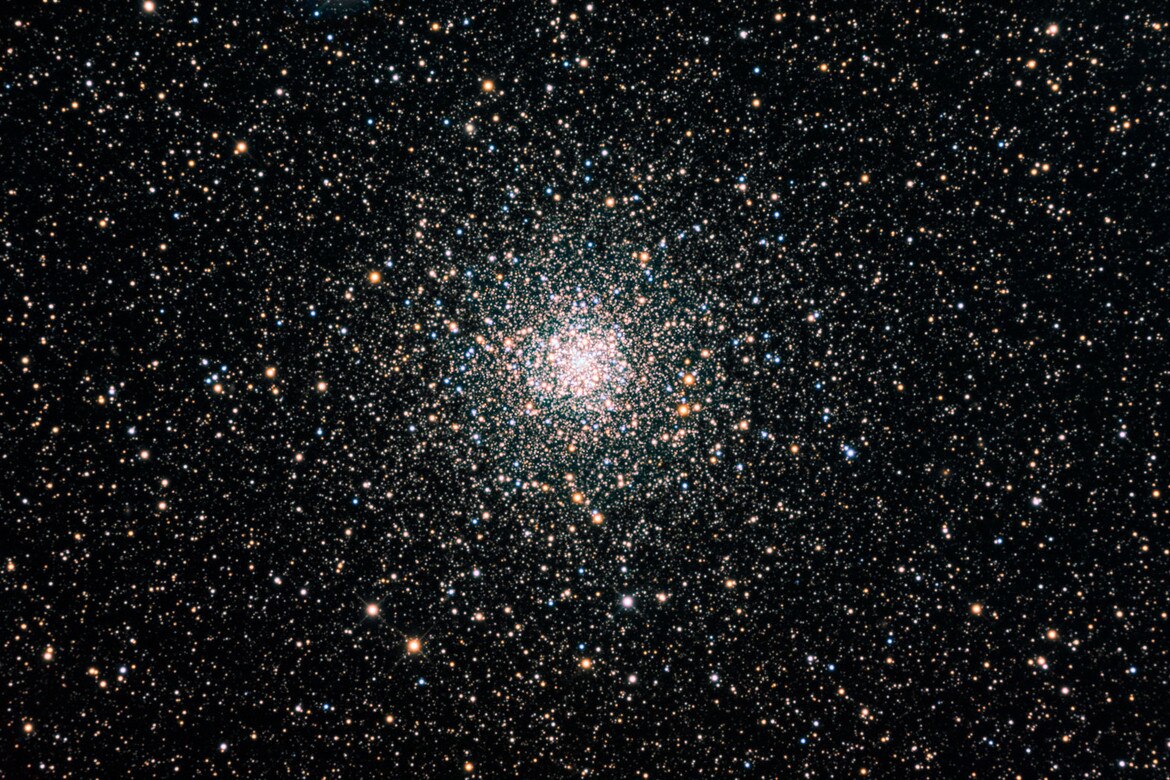 Bad Astronomy | Black holes by the dozens swarm in a globular cluster core