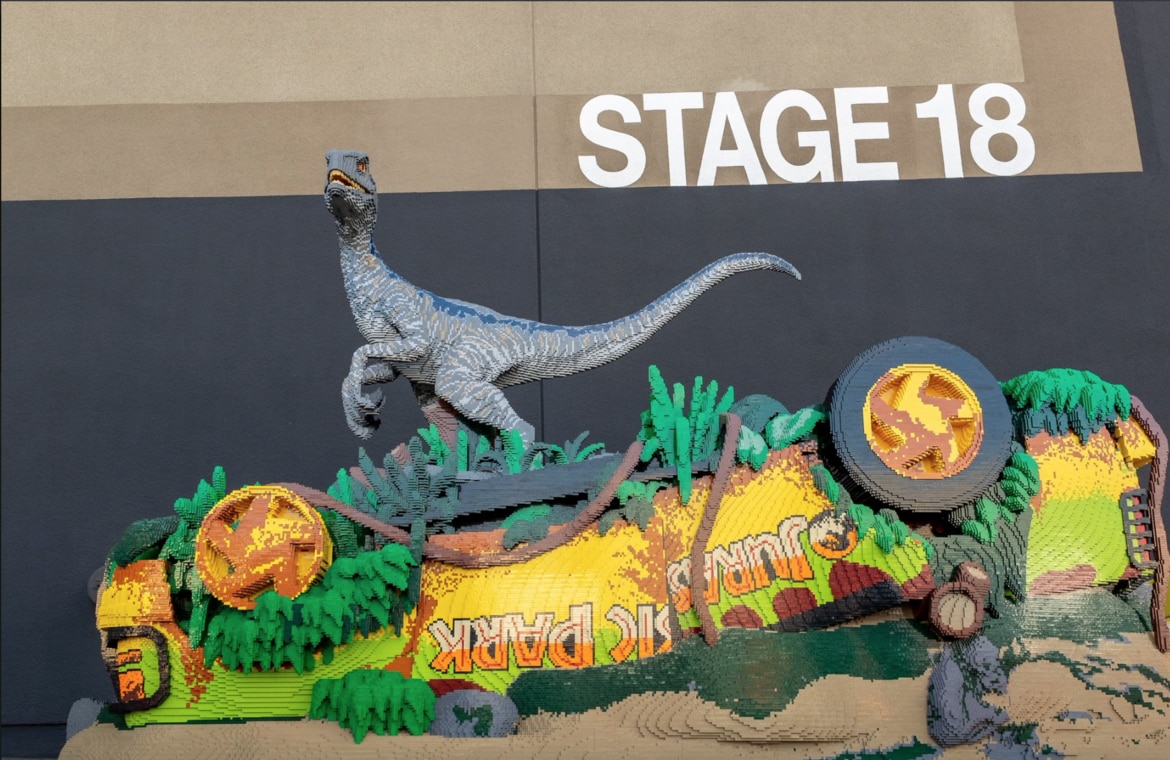 Jurassic World Fallen Kingdom Over 700 000 Lego Bricks Built This Dino Sized Tribute