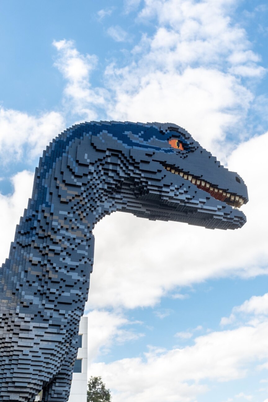 Jurassic World Fallen Kingdom Over 700 000 Lego Bricks Built This Dino Sized Tribute