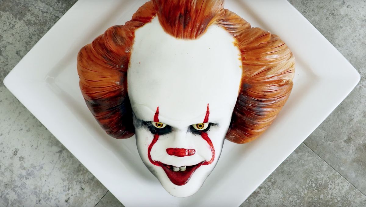 This Pennywise cake is deliciously terrifying and we want 