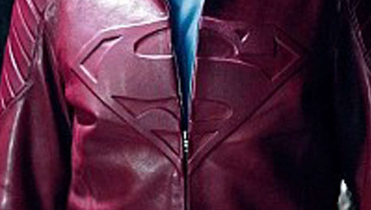 1st Look At Smallville S Tom Welling In His New Superman Jacket