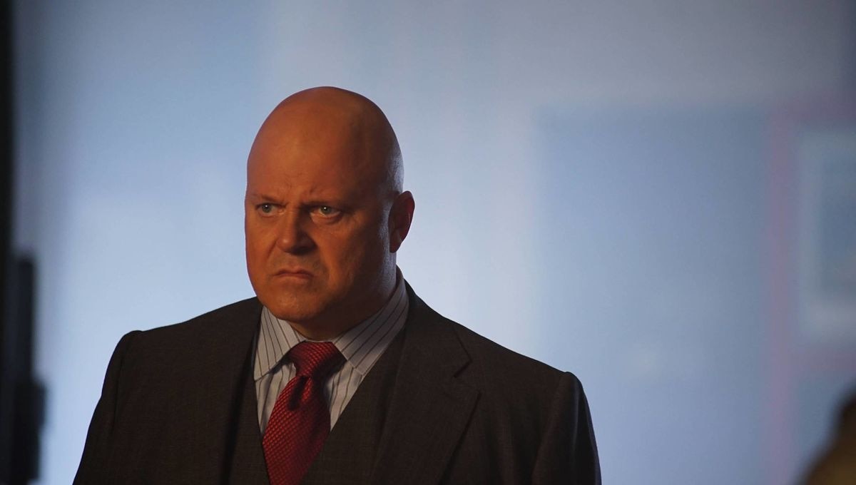 Gotham S Bad News Barnes Michael Chiklis Talks The Police