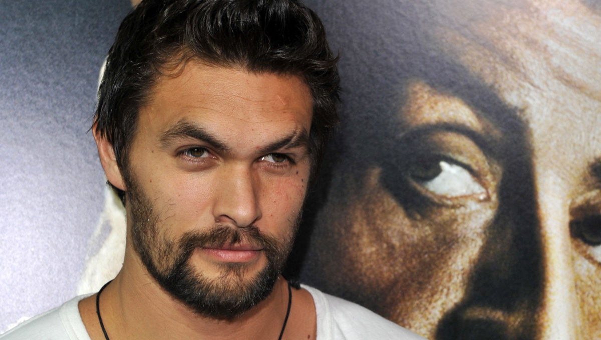 Jason Momoa Talks Aquaman S Role In Batman V Superman And That