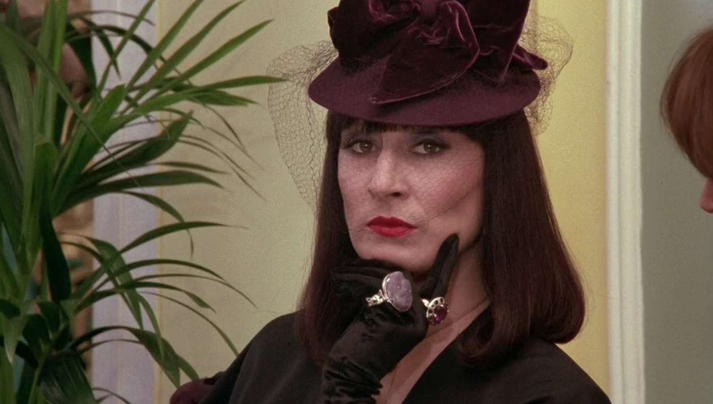 Look Of The Week Anjelica Huston S Sartorial Magic In The Witches