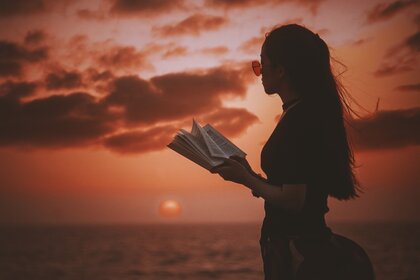 woman-reading-unsplash