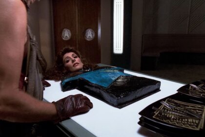 deanna-troi-cake