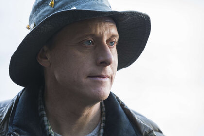 Alan Tudyk in Resident Alien