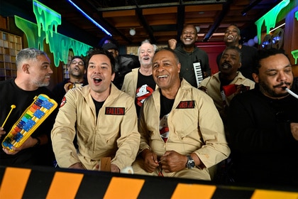 Jimmy Fallon, Bill Murray, Ray Parker Jr., Ernie Hudson, and The Roots perform on The Tonight Show Starring Jimmy Fallon Episode 1941