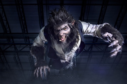 An Animatronic statue of The Wolf Man showing his teeth