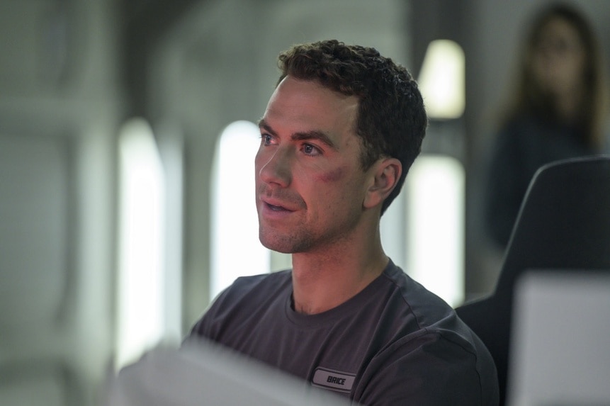 Lt. James Brice (Richard Fleeshman) has a bruise on his cheek on The Ark Episode 209.