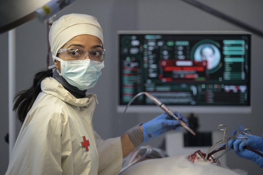 Dr. Sanjivni Kabir (Shalini Peiris) performs surgery in The Ark Episode 209.