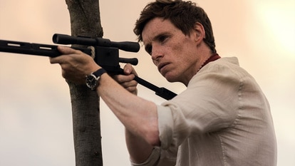 Eddie Redmayne as the Jackal in Season 1 Episode 5 of The Day of The Jackal.