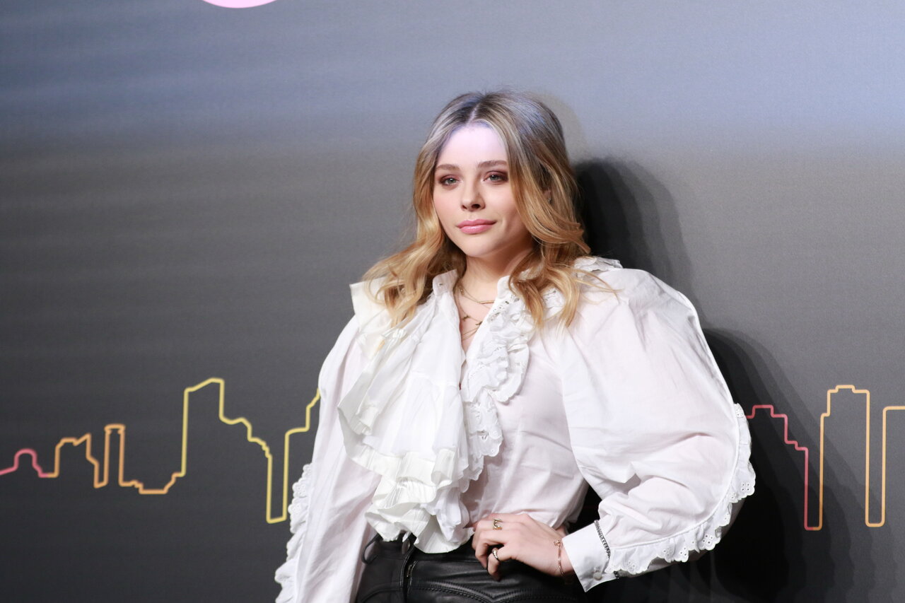 Berlin: Chloe Grace Moretz's 'Red Shoes and the Seven Dwarfs' Sells