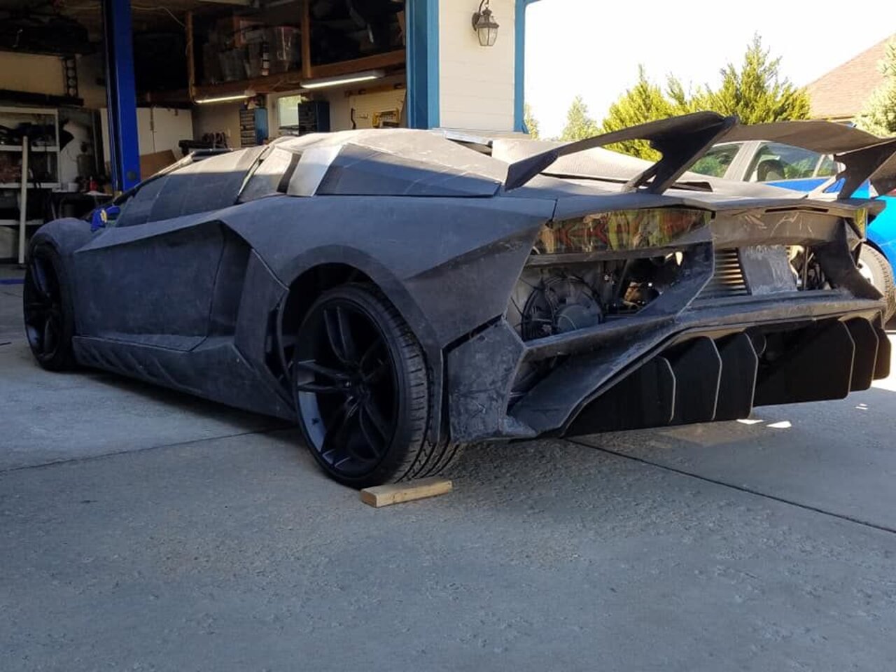 Someone really did 3D-print a Lamborghini Aventador in his backyard | SYFY  WIRE