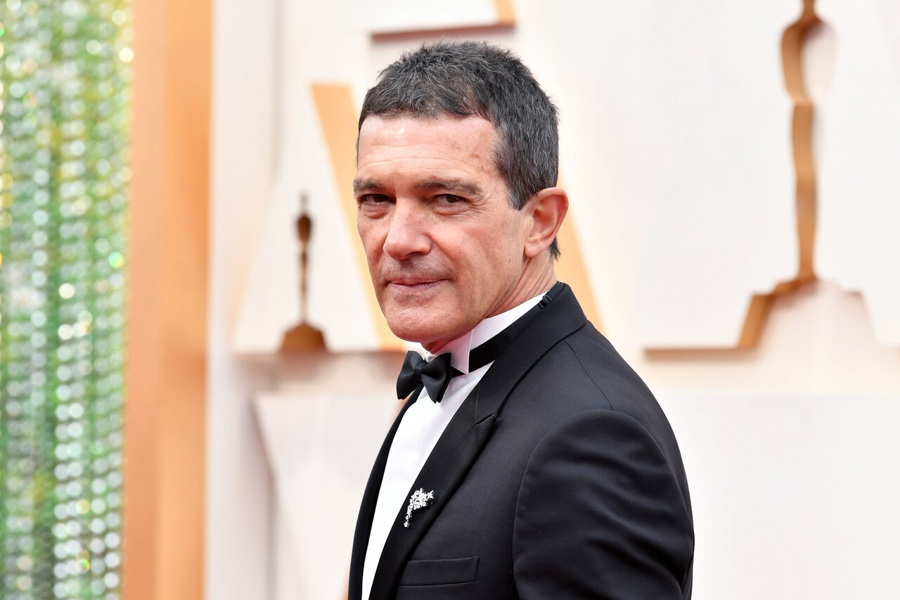 Antonio Banderas, Tati Gabrielle Join 'Uncharted' – The Hollywood