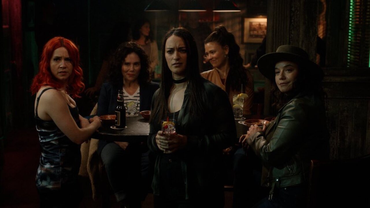 Recap: 'Resident Alien' Season 2, Ep. 3: 'Girls' Night