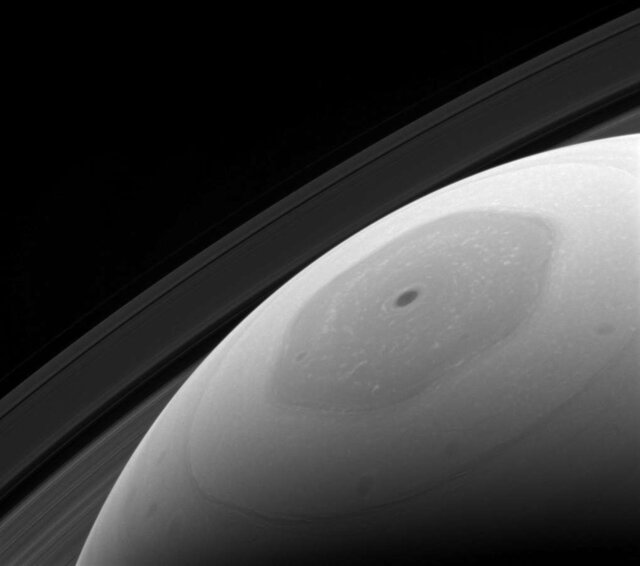 scientists-could-have-finally-demystified-what-s-behind-the-hexagon-on-saturn-syfy-wire