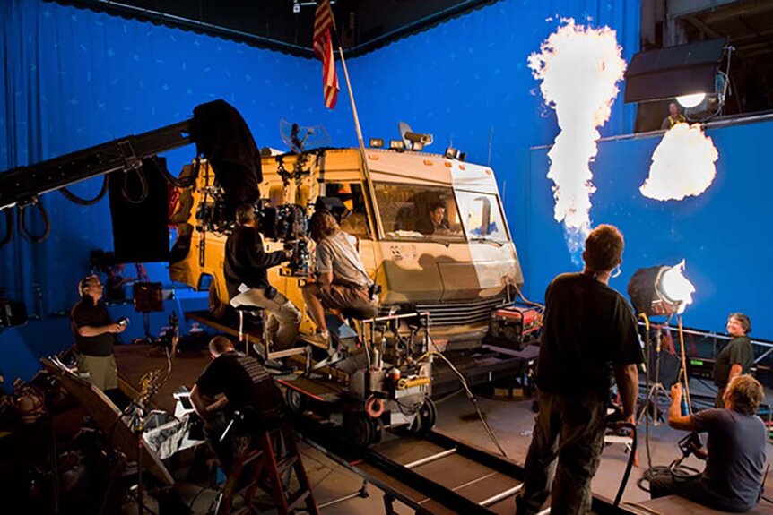 Behind the scenes of filming a vehicle in front of a panorama screen in 2012 (2009).