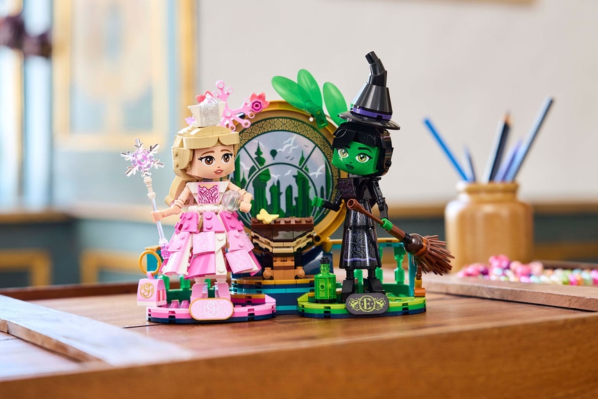 Lego set of Glenda and Elphaba