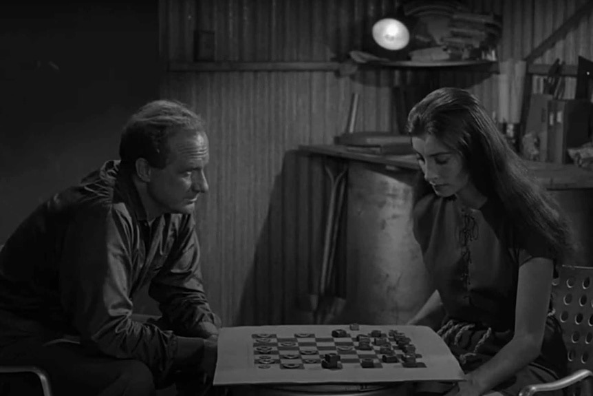 Corry (Jack Warden) and Alicia (Jean Marsh) play chess together on The Twilight Zone Episode 107.