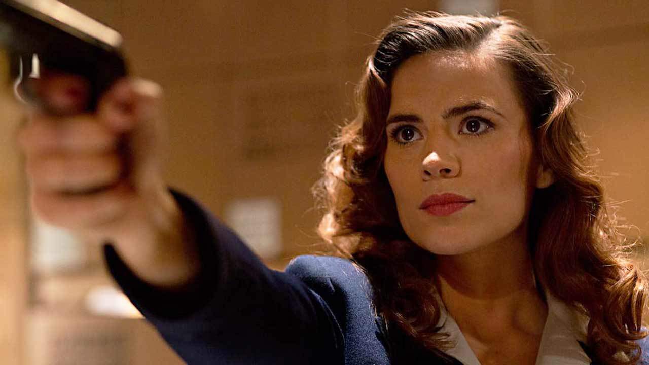 Exclusive Hayley Atwell On Kicking Ass In A Man S World On Marvel S Agent Carter