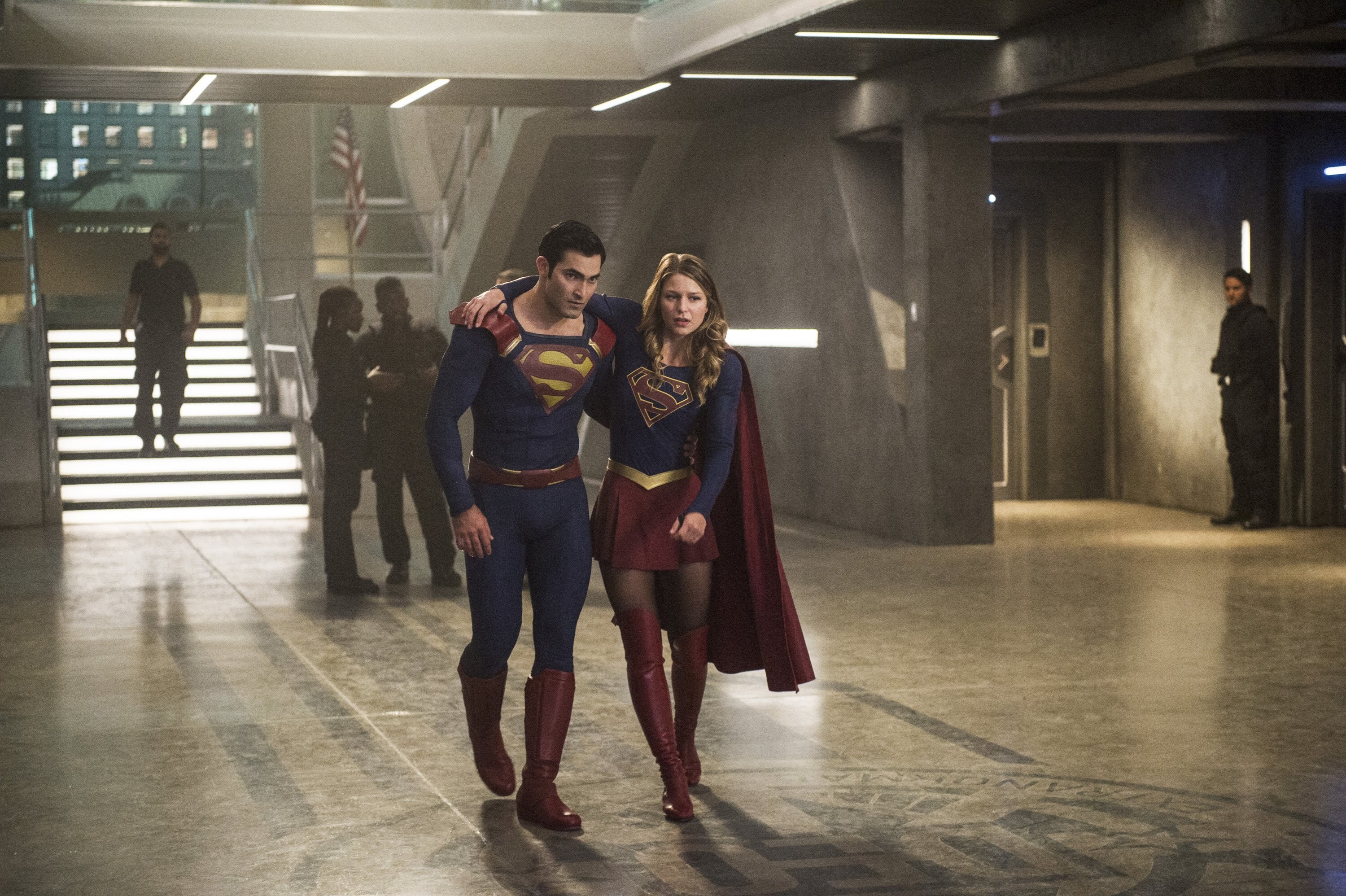 Supergirl S Andrew Kreisberg On The Season 2 Finale General Zod And Superman S Return