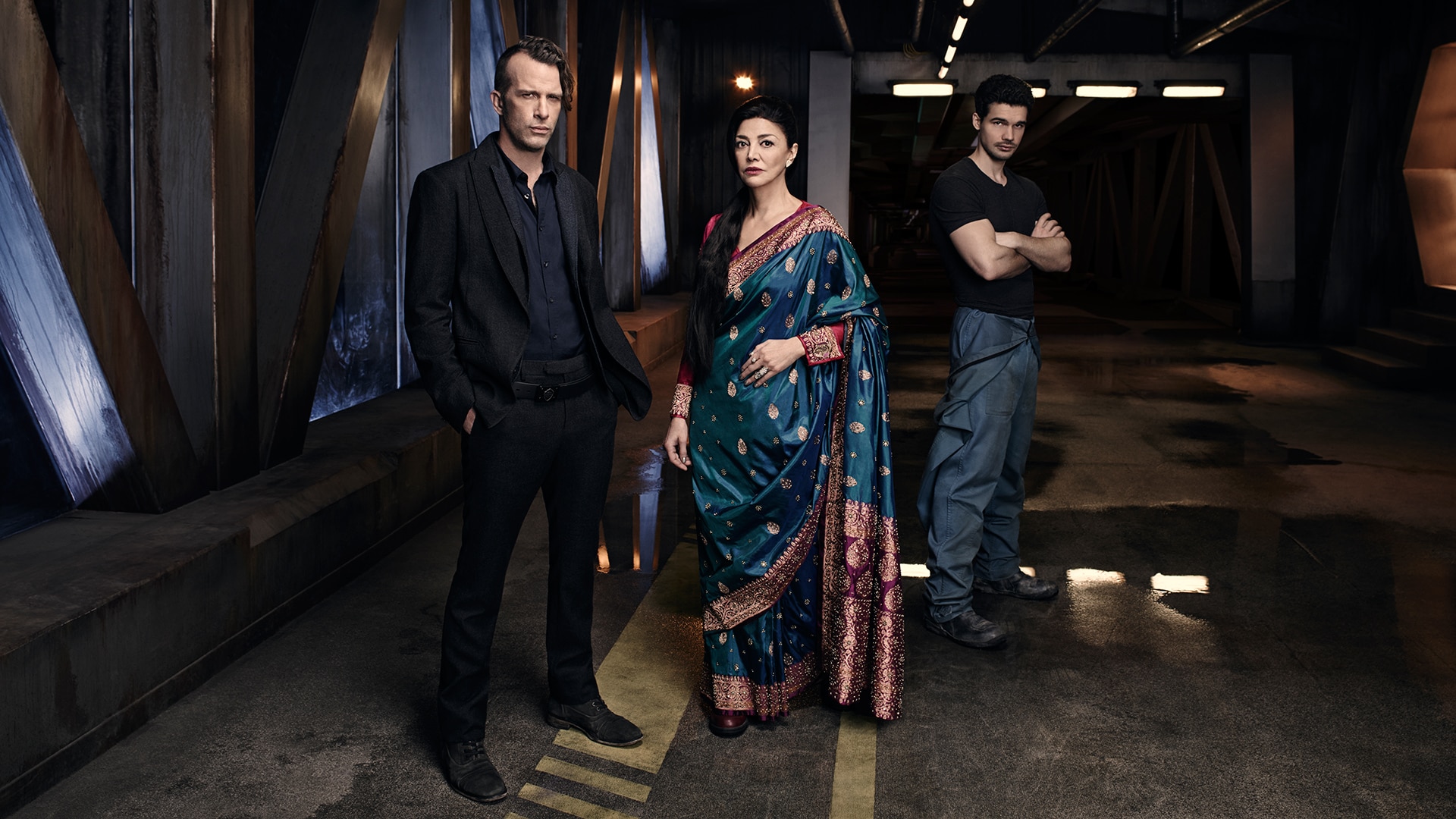 The Expanse Producer Mark Fergus On Setting The Scene For Syfy S Images, Photos, Reviews